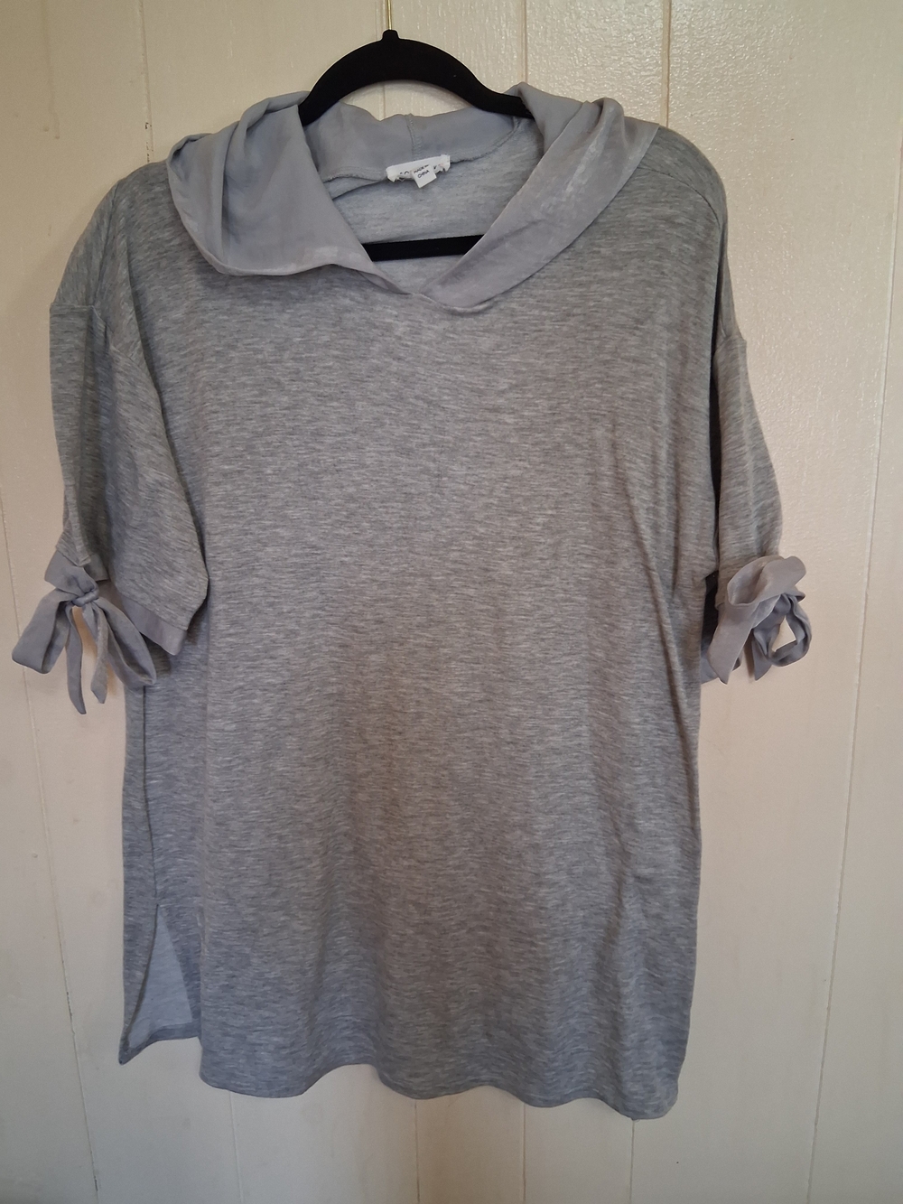 Light Gray Hooded Short-Sleeve Top with Tie Sleeves